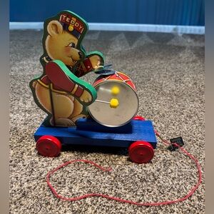 Fischer price toy town 2002 bear parade wooden pull toy